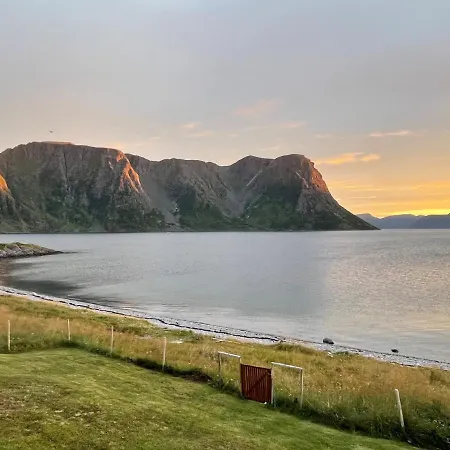 Nyaraló Nordmannsneset Pa Seiland Hammerfest